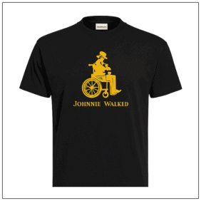 Johnnie Walked bedrukt op een zwart t-shirt