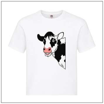 Koe bedrukt op een wit t-shirt.