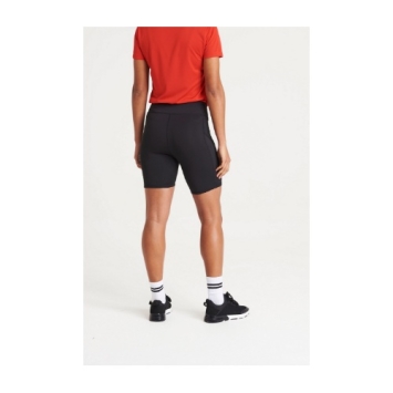Woman's Recycled Tech Shorts JC288 model achterkant.