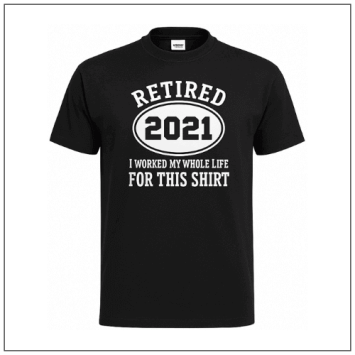 Een zwart T-shirt met een Retired print van bbshirts